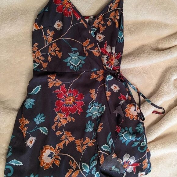 Floral Sundress with pockets sz S - Picture 3 of 6